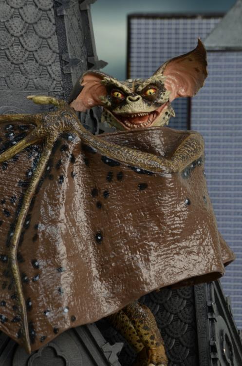 Gremlins 2 Bat Gremlin Deluxe Figure - Www.Shopthatapp.ca