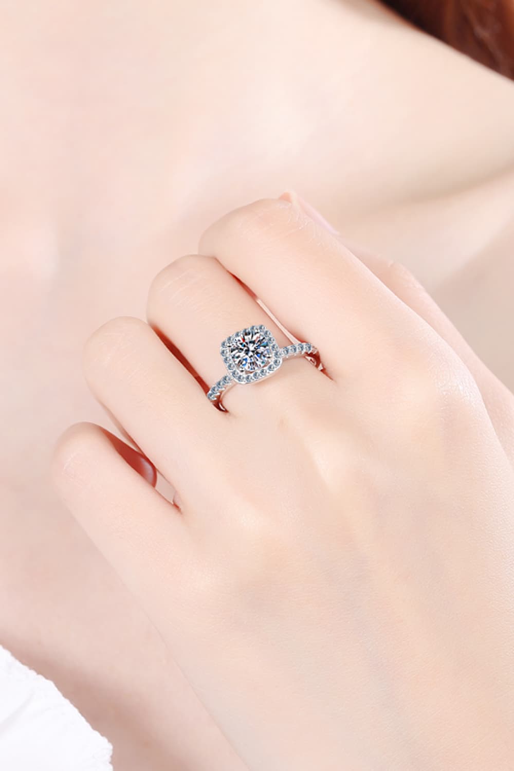 2 Carat Moissanite Halo Ring with Square Design - Shopthatapp.ca