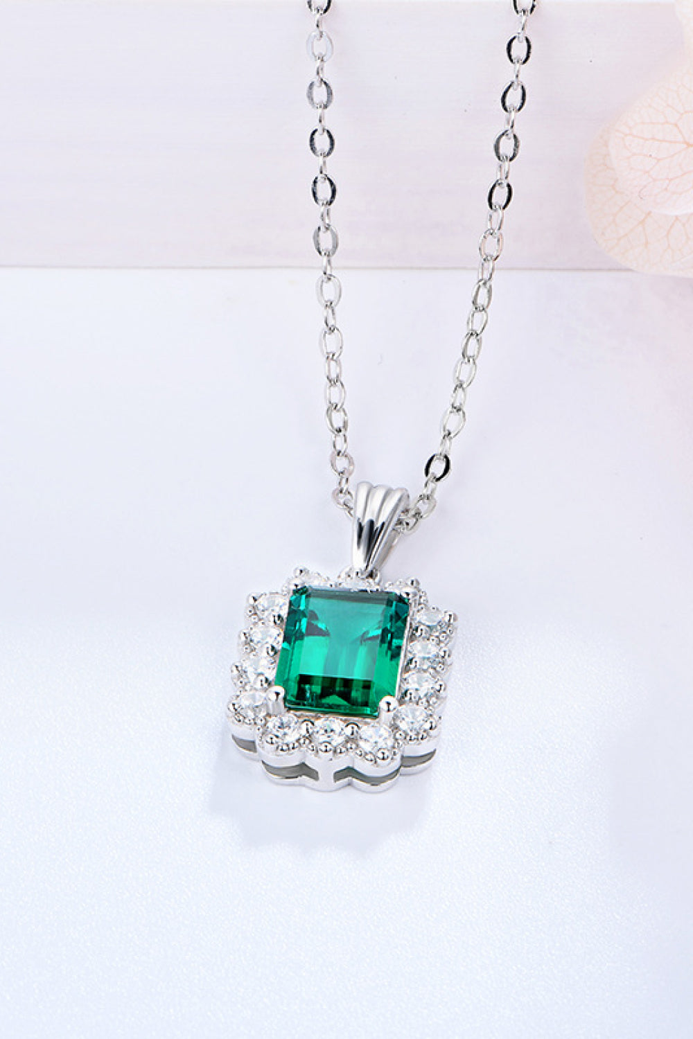 1.5 Carat Lab-Grown Emerald Pendant Necklace in 925 Sterling Silver - Shopthatapp.ca