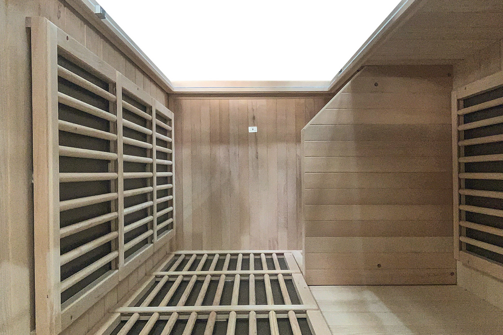Blisspod | Vienna | Far Infrared Sauna | Canadian Hemlock Very Low EMF | 72.8"H x 35.4"W x 25.6"D | 1 Person - Www.Shopthatapp.ca