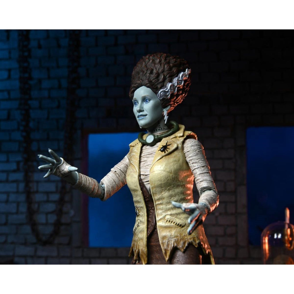 Neca - Ultimate April O Neil as Bride of Frankenstein - Judith Hoag - Www.Shopthatapp.ca