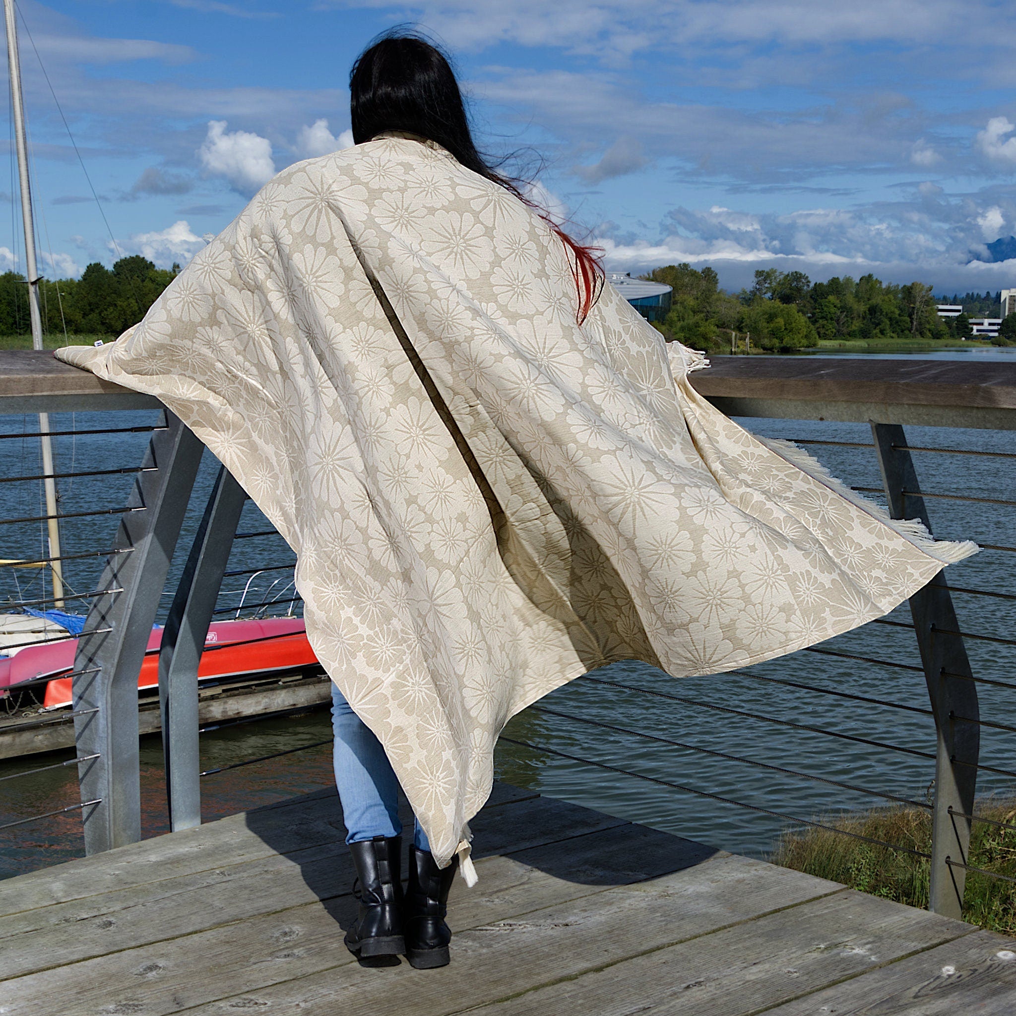 Wearable Bloom Pattern Throw (2 Colors) - Shopthatapp.ca