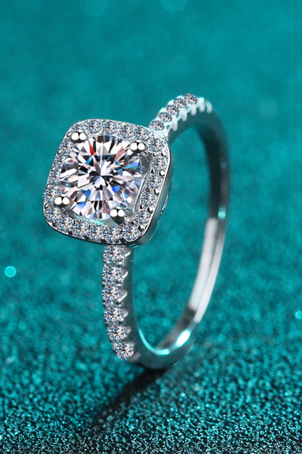 2 Carat Moissanite Halo Ring with Square Design - Shopthatapp.ca