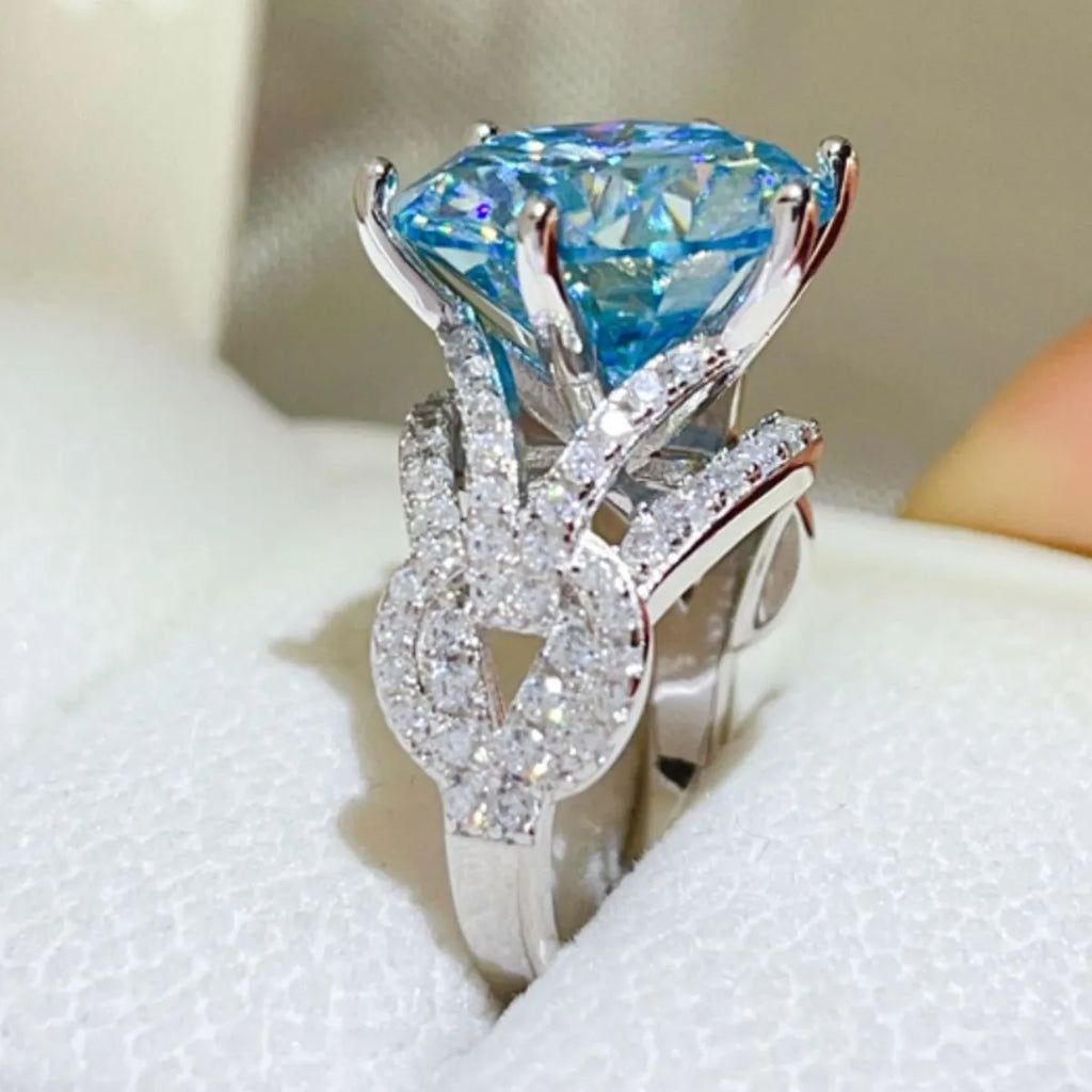 10 Carat Moissanite Ring in 925 Sterling Silver - Shopthatapp.ca