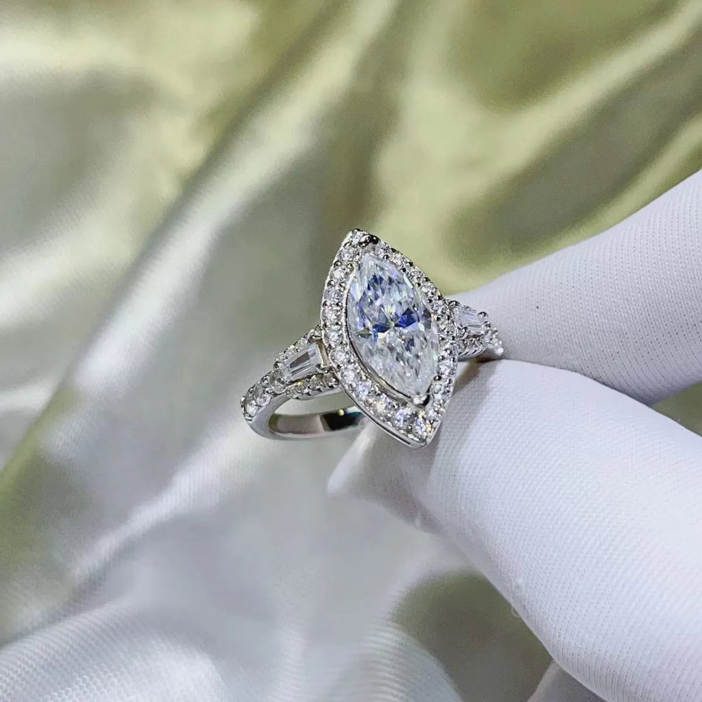 2 Carat Moissanite Silver Ring in 925 Sterling Silver - Shopthatapp.ca