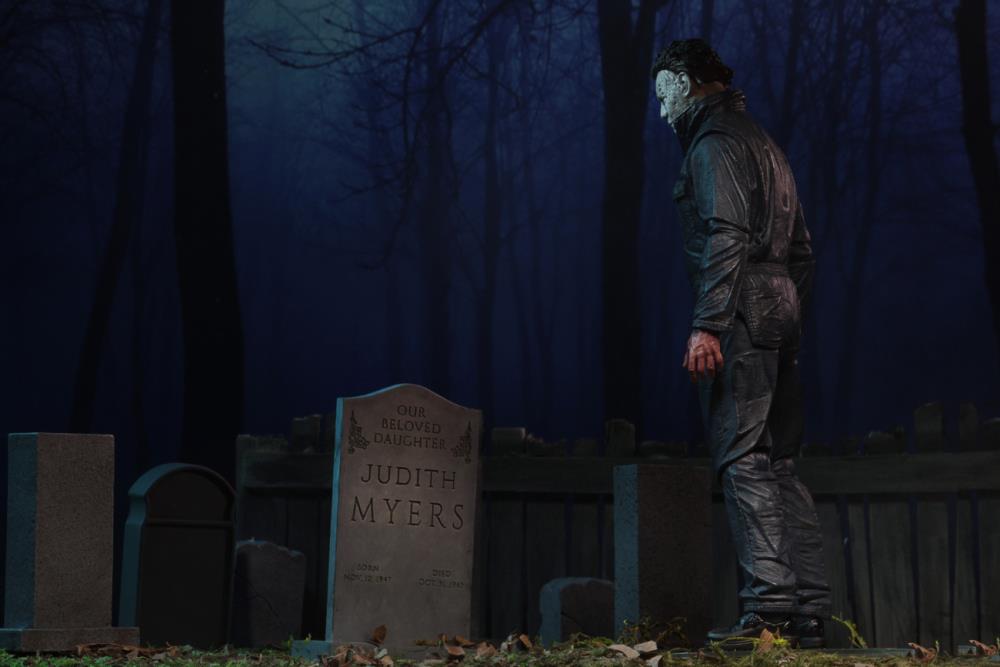 Halloween Ultimate Michael Myers Figure - Www.Shopthatapp.ca