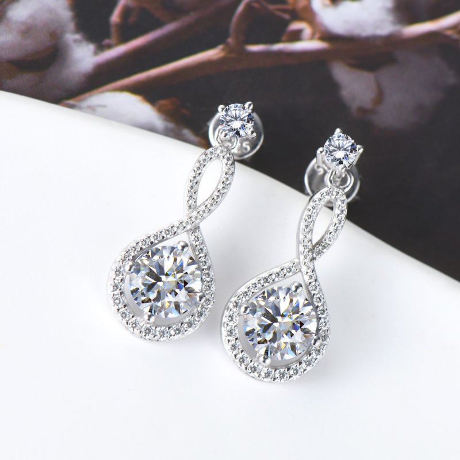 1 Carat Moissanite Silver Earrings in 925 Sterling Silver - Shopthatapp.ca