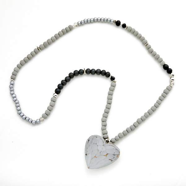 Chunky Wooden Heart Necklace - Shopthatapp.ca