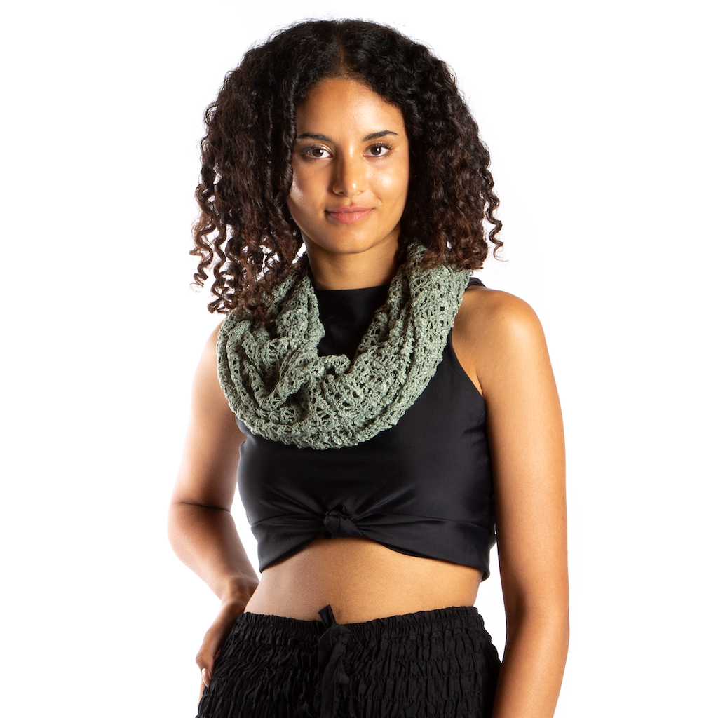 Popcorn Knit Light Green Infinity Scarf for Cozy Elegance - Shopthatapp.ca