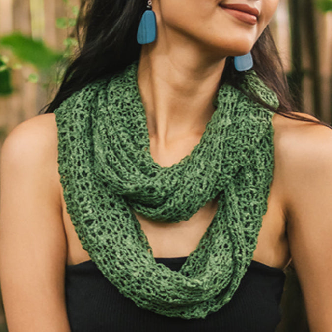 Popcorn Knit Infinity Scarf in Green - Cozy and Stylish Green Popcorn Knit Infinity Scarf - Shopthatapp.ca
