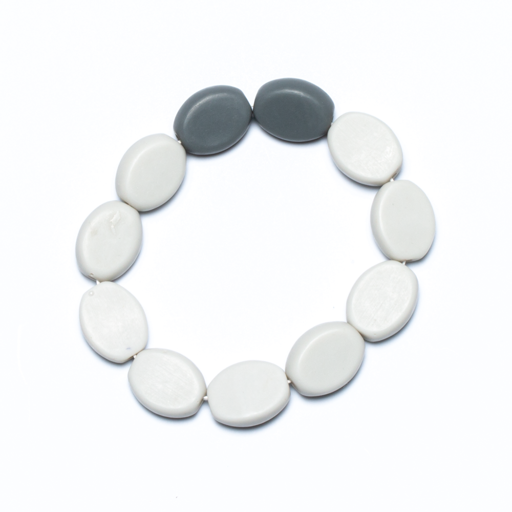 Resin Two Tone Bracelet - Stylish and Versatile Elasticated Jewelry - Shopthatapp.ca