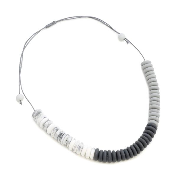 Short Smoky Resin Necklace for Stylish Accessorizing - Shopthatapp.ca