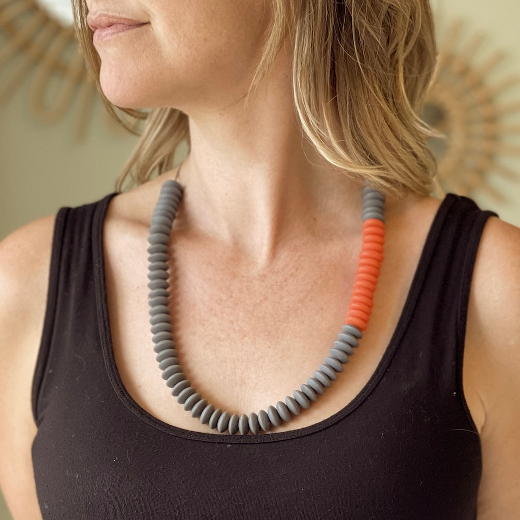Resin Stacked Disc Necklace - Shopthatapp.ca