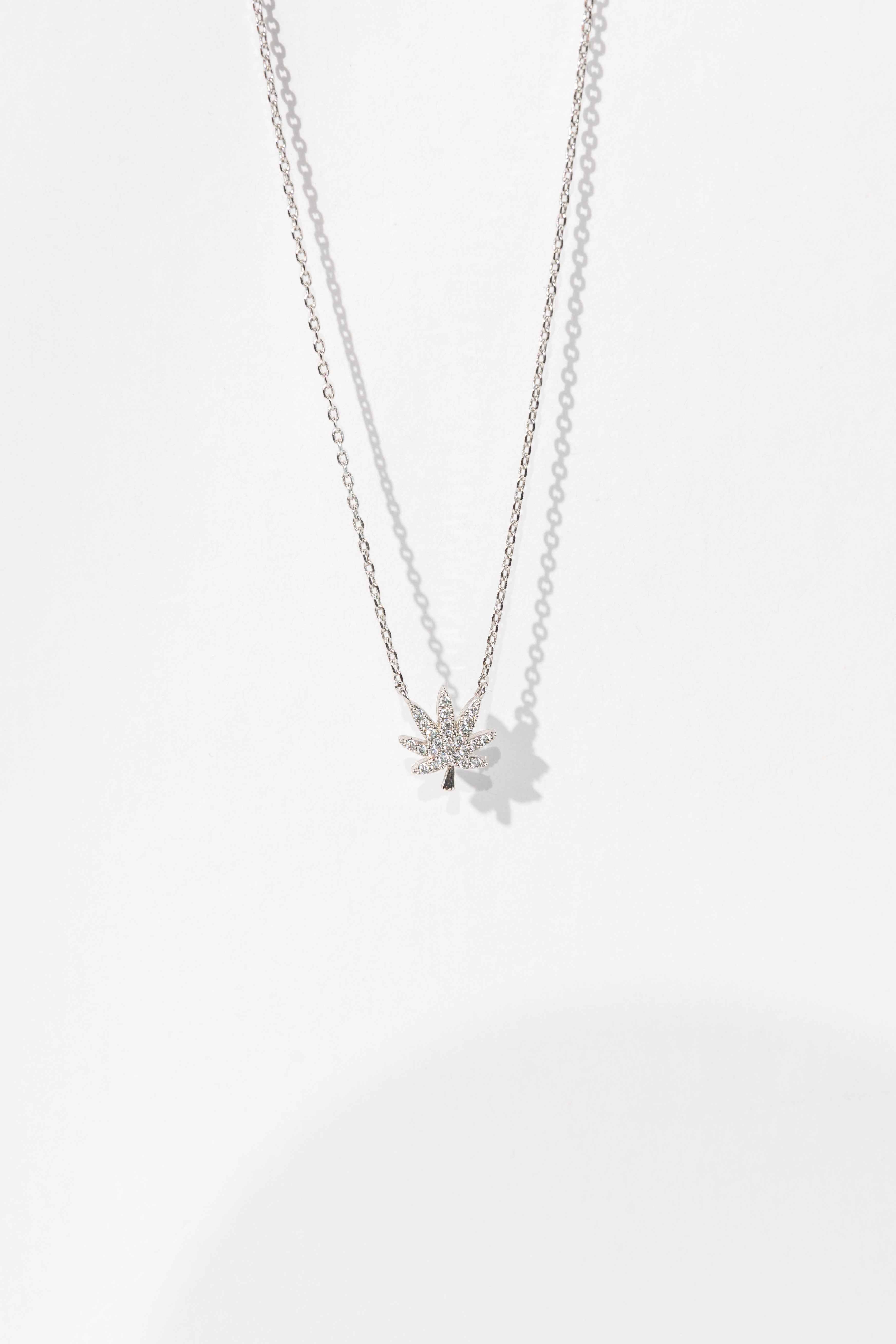 SILVER CANNABIS LEAF NECKLACE