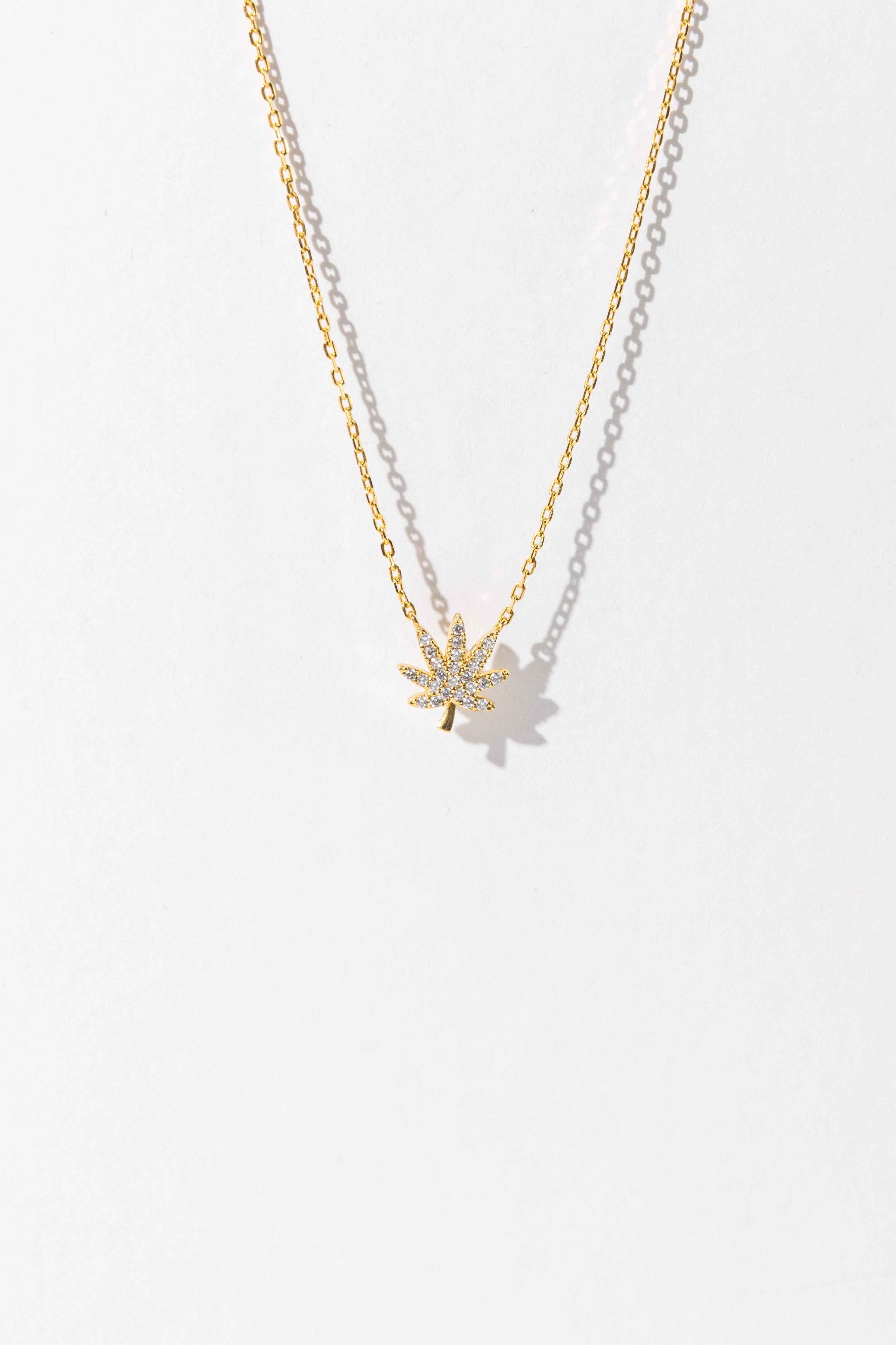 18K GOLD CANNABIS LEAF NECKLACE