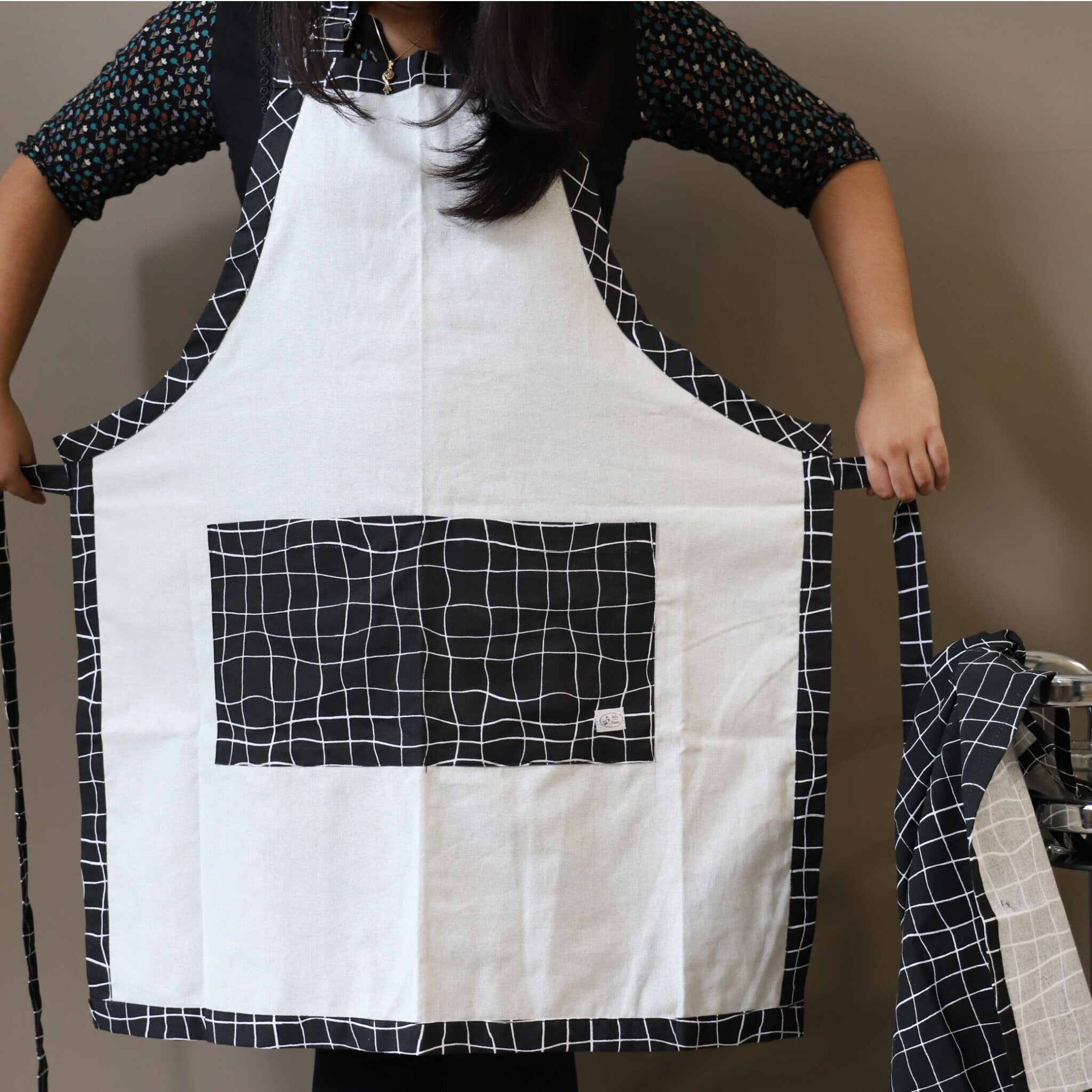 Designer B&W Flour Sack Aprons (3 Patterns) - Shopthatapp.ca