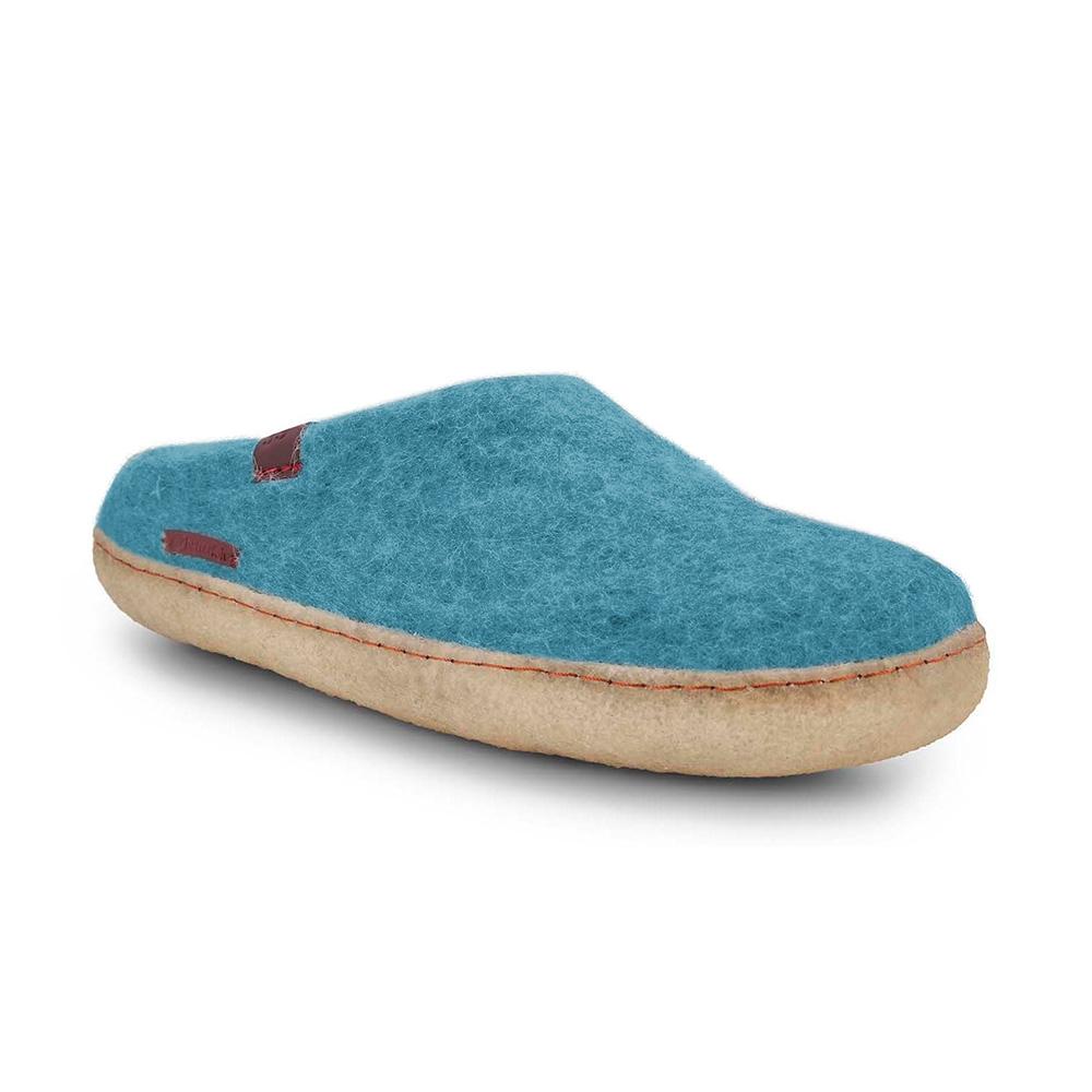 Comfortable Light Blue Slippers: Experience Ultimate Warmth and Style