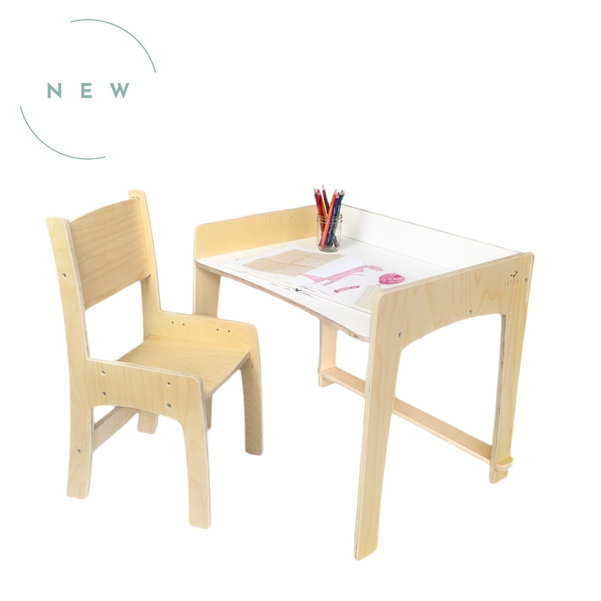 LUMEN Big Kid Desk and Chair | Adjustable Height Study Table for Growing Learnings - Shopthatapp.ca