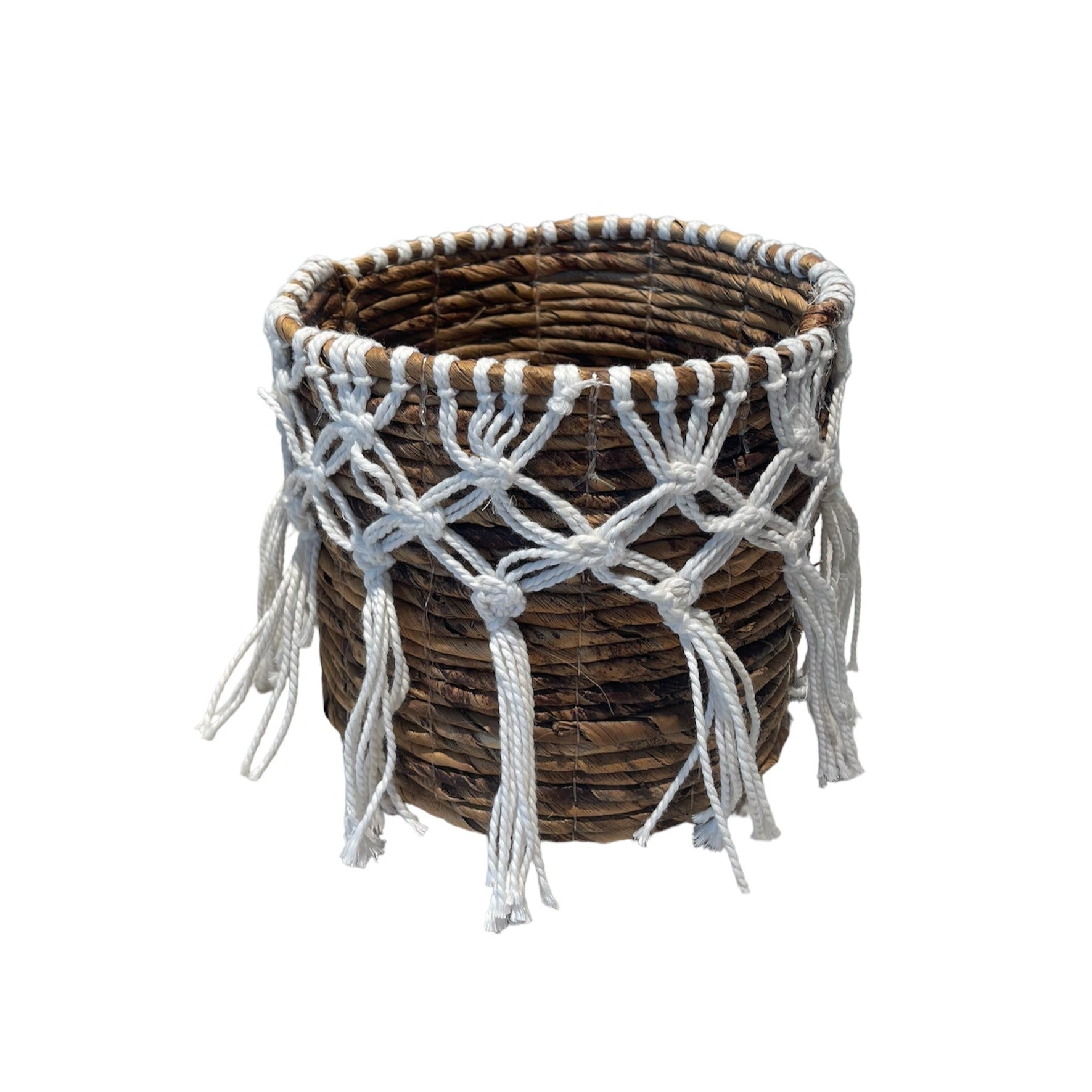 Banana Leaf Macrame Planter Basket with Tassel Accents - Shopthatapp.ca