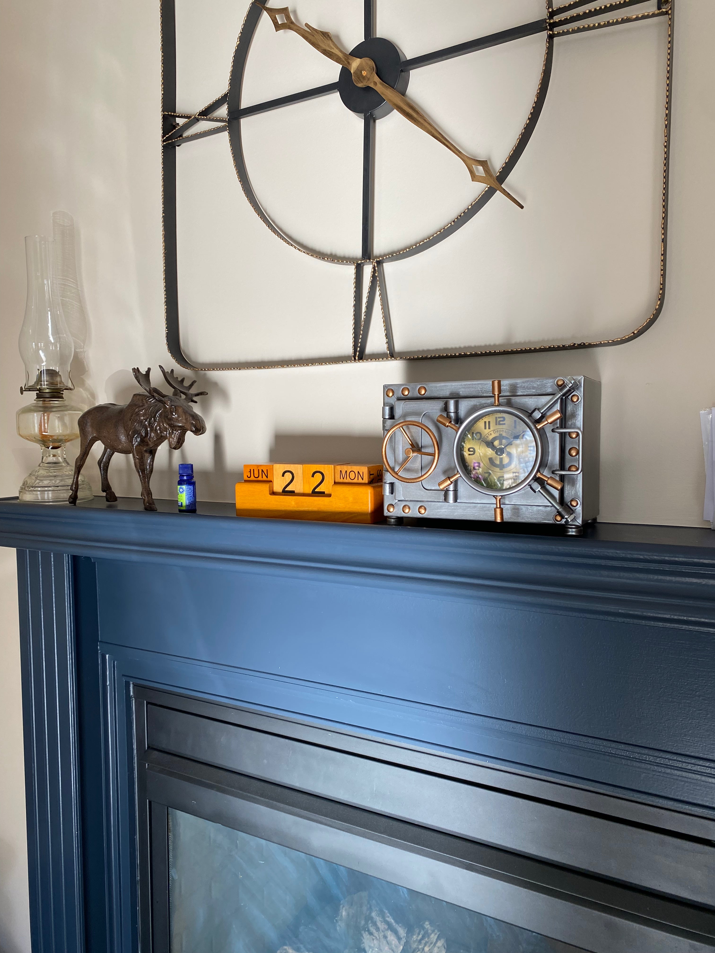 Nautical Table Clock Piggy Bank: Timekeeping Meets Whimsical Savings