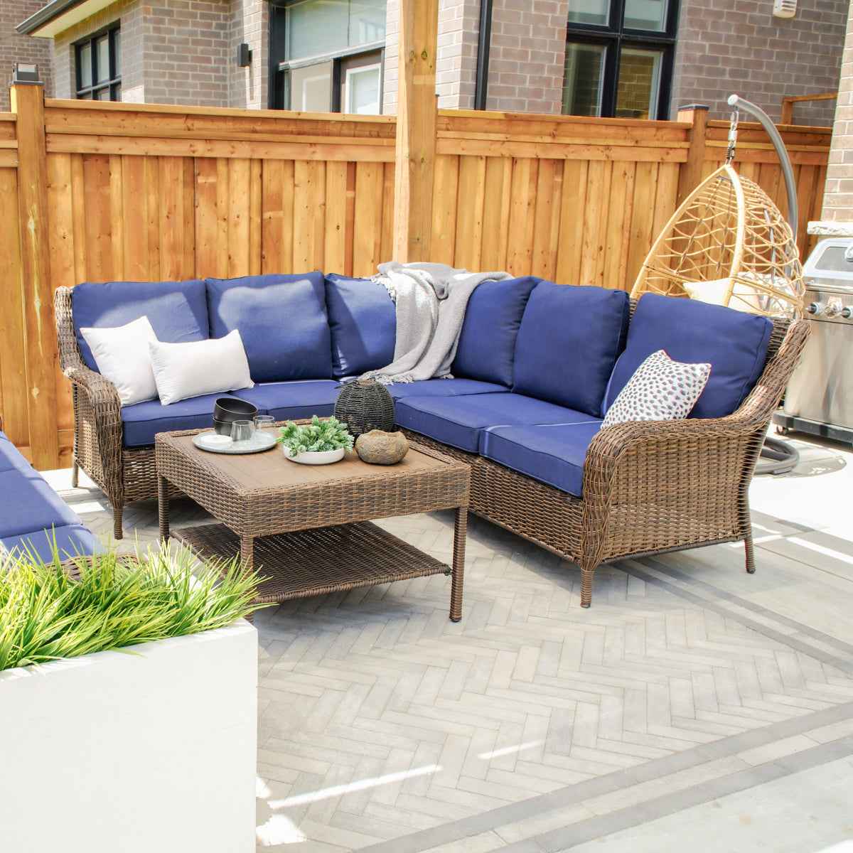 Cambridge 4-Piece Sectional Set With Coffee Table