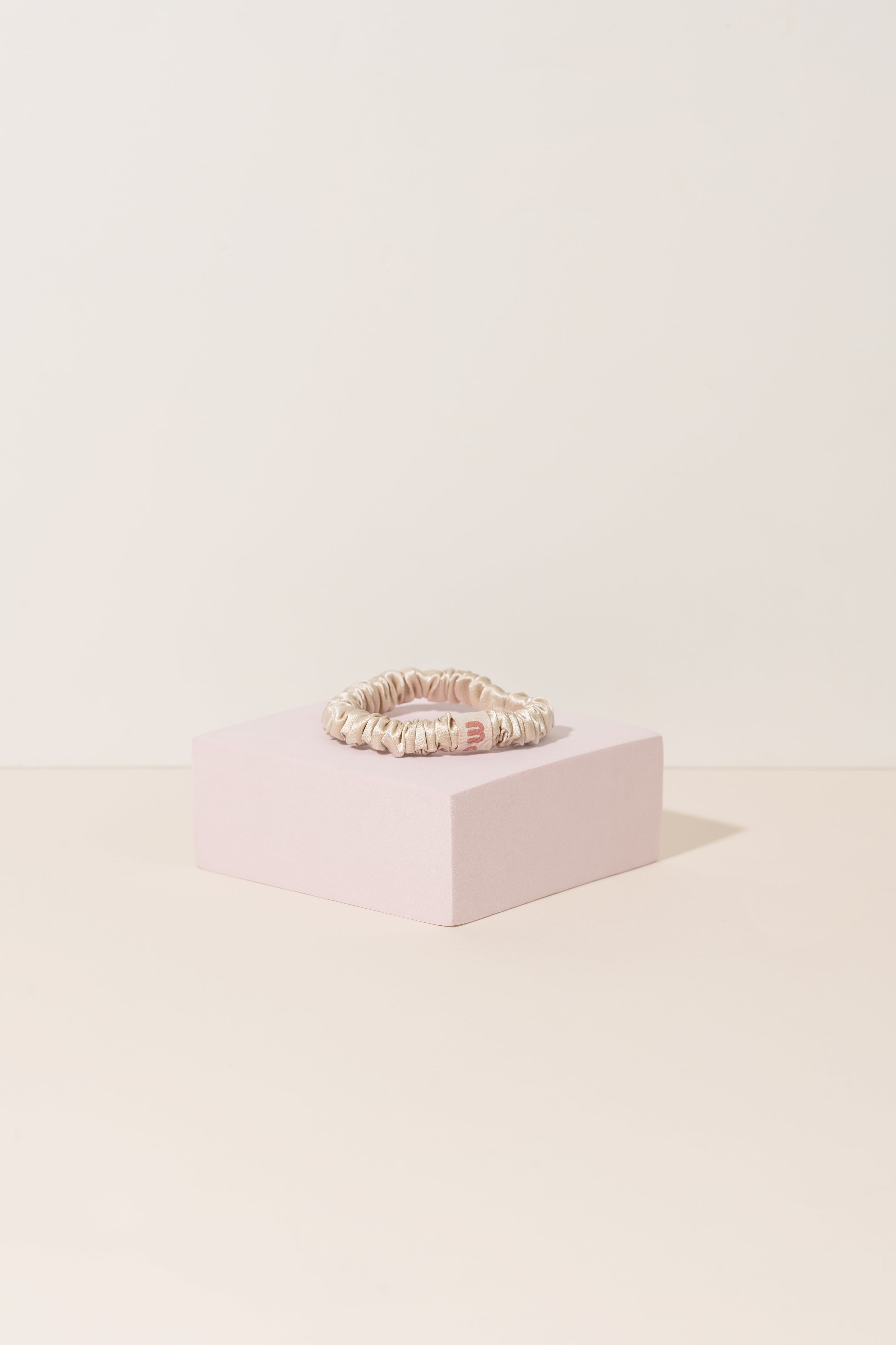 Slim Silk Scrunchie - Shopthatapp.ca