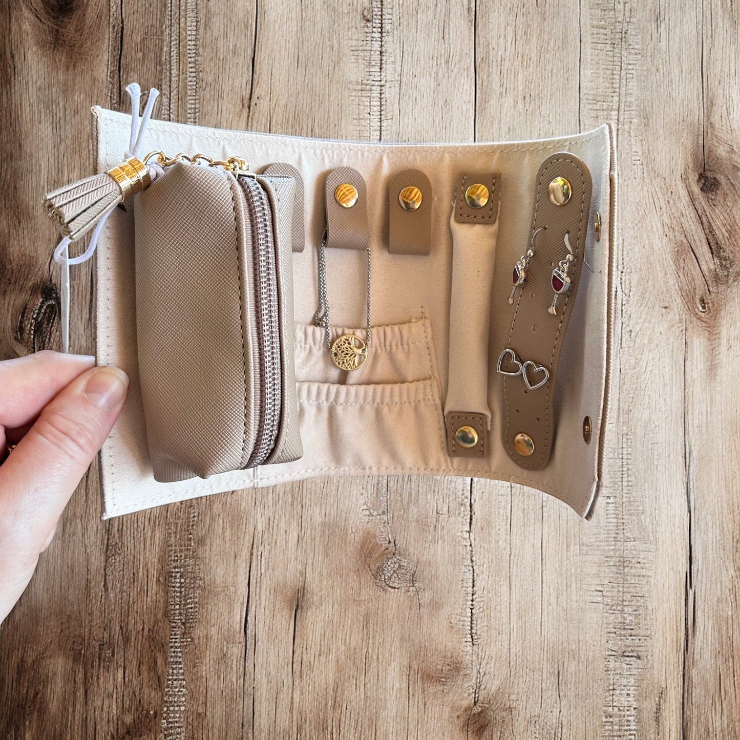Travel Jewellery Case - Ultimate Organizer for Your Precious Accessories - Shopthatapp.ca