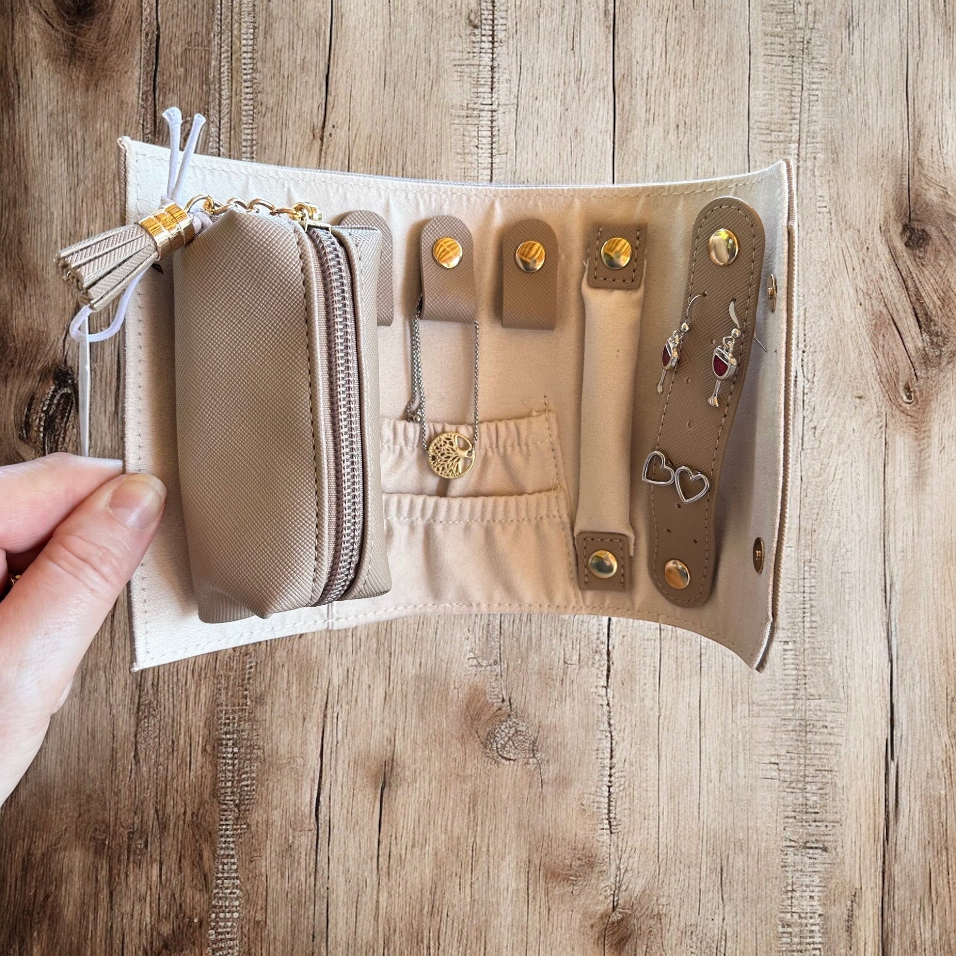 Travel Jewellery Case - Ultimate Organizer for Your Precious Accessories - Shopthatapp.ca