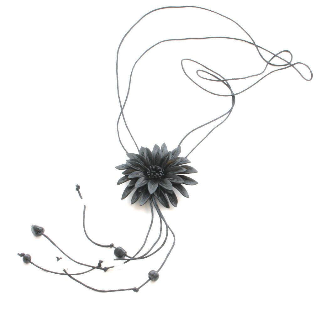 Leather Flower Necklace - Shopthatapp.ca