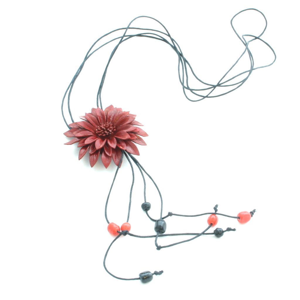 Leather Flower Necklace - Shopthatapp.ca