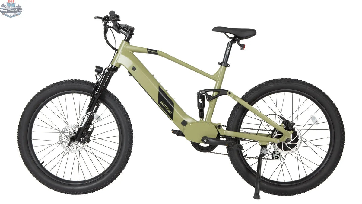 Electric bicycle by E-Vélo EUNORAU QUEBEC with sleek frame and ergonomic handlebars, designed for secure, efficient riding.