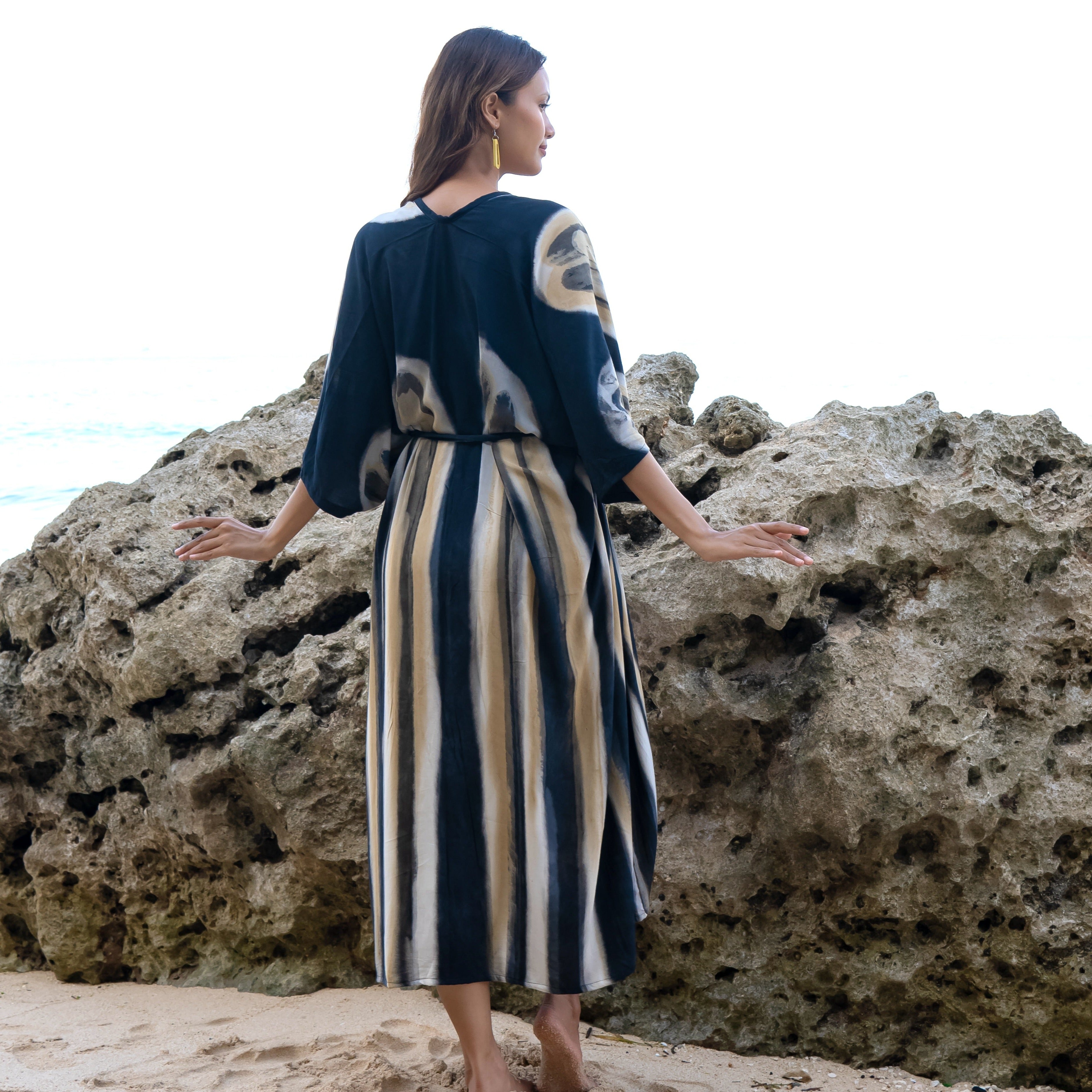 Bold Abstract Tie Dye Kimono in Grey & Gold - Stylish Versatile Fashion Piece - Shopthatapp.ca