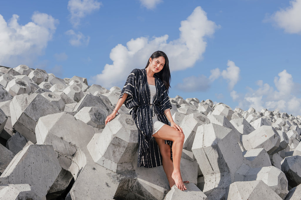 Black and White Tie Dye Kimono for Effortless Style and Comfort - Shopthatapp.ca