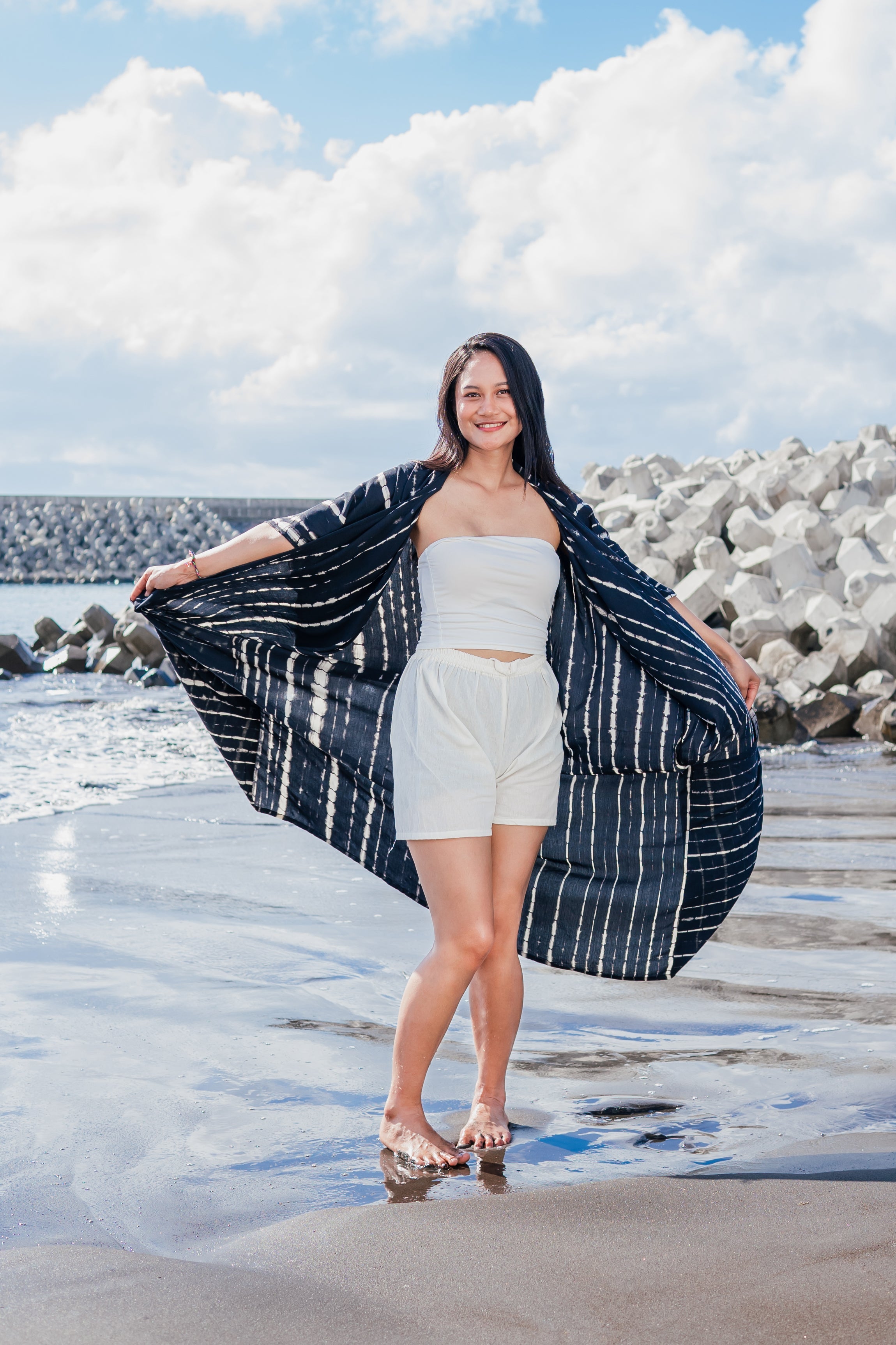 Black and White Tie Dye Kimono for Effortless Style and Comfort - Shopthatapp.ca