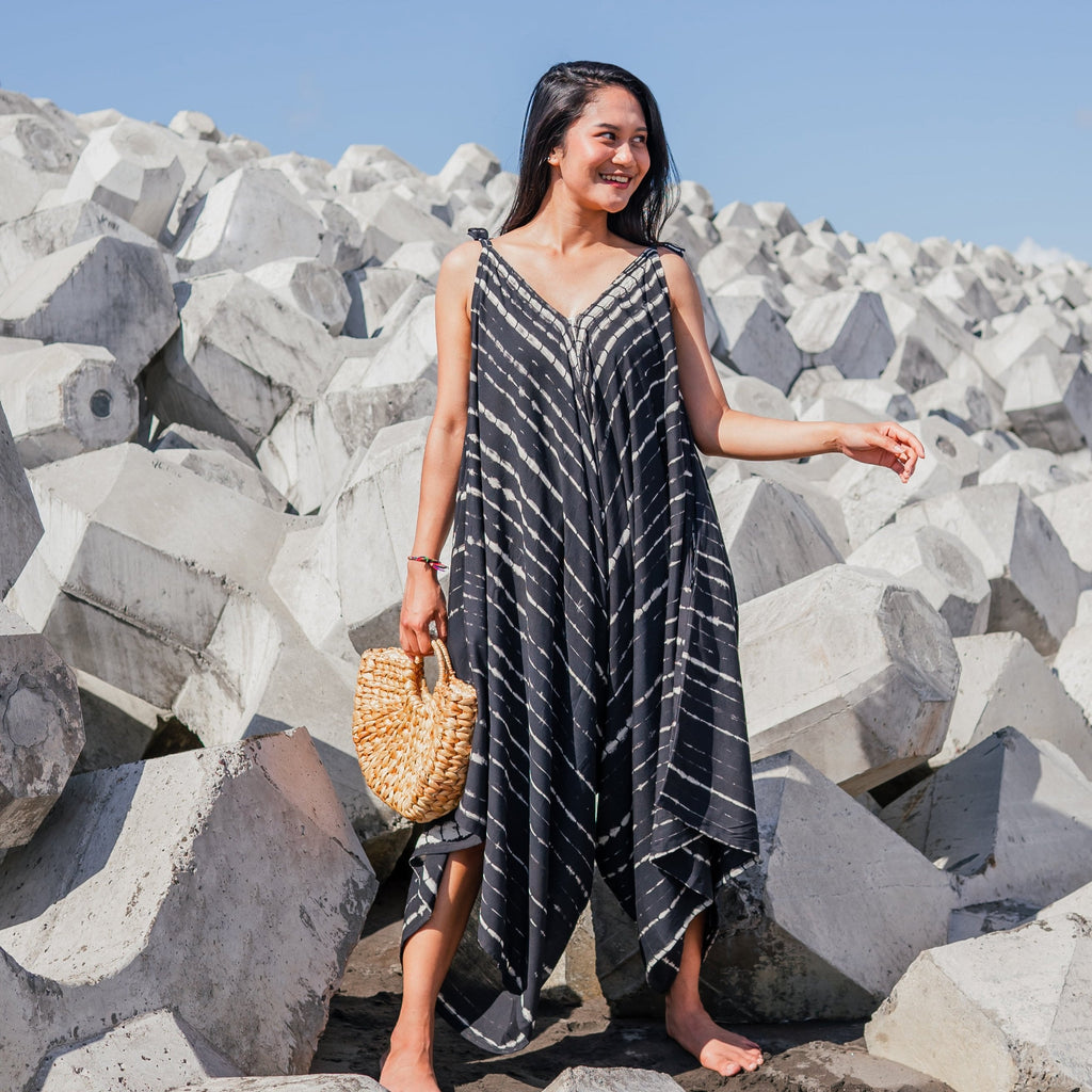 Black and White Tie Dye Romper for Trendy and Versatile Summer Style - Shopthatapp.ca