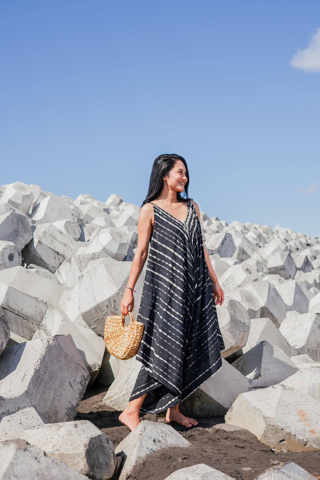 Black and White Tie Dye Romper for Trendy and Versatile Summer Style - Shopthatapp.ca
