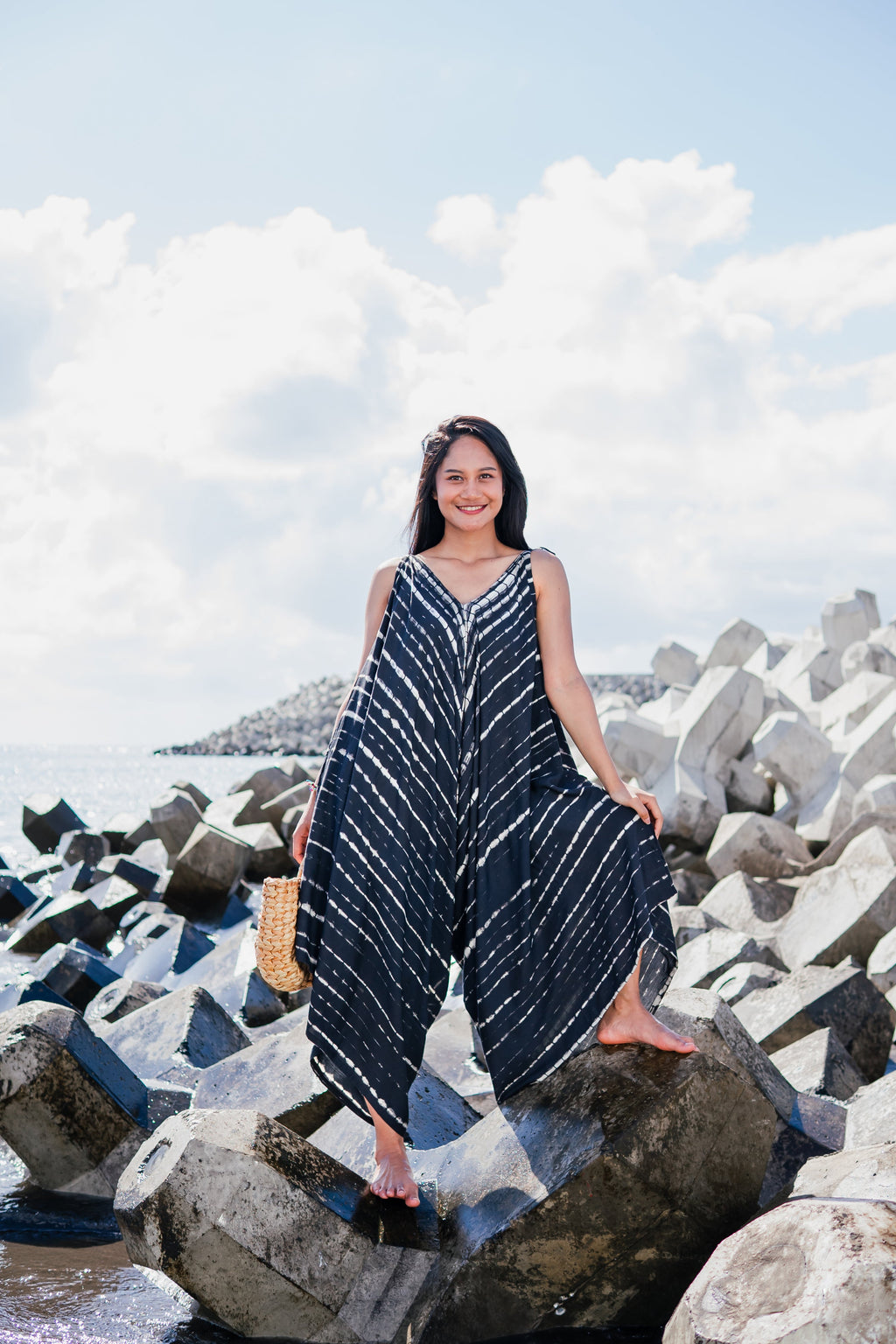 Black and White Tie Dye Romper for Trendy and Versatile Summer Style - Shopthatapp.ca