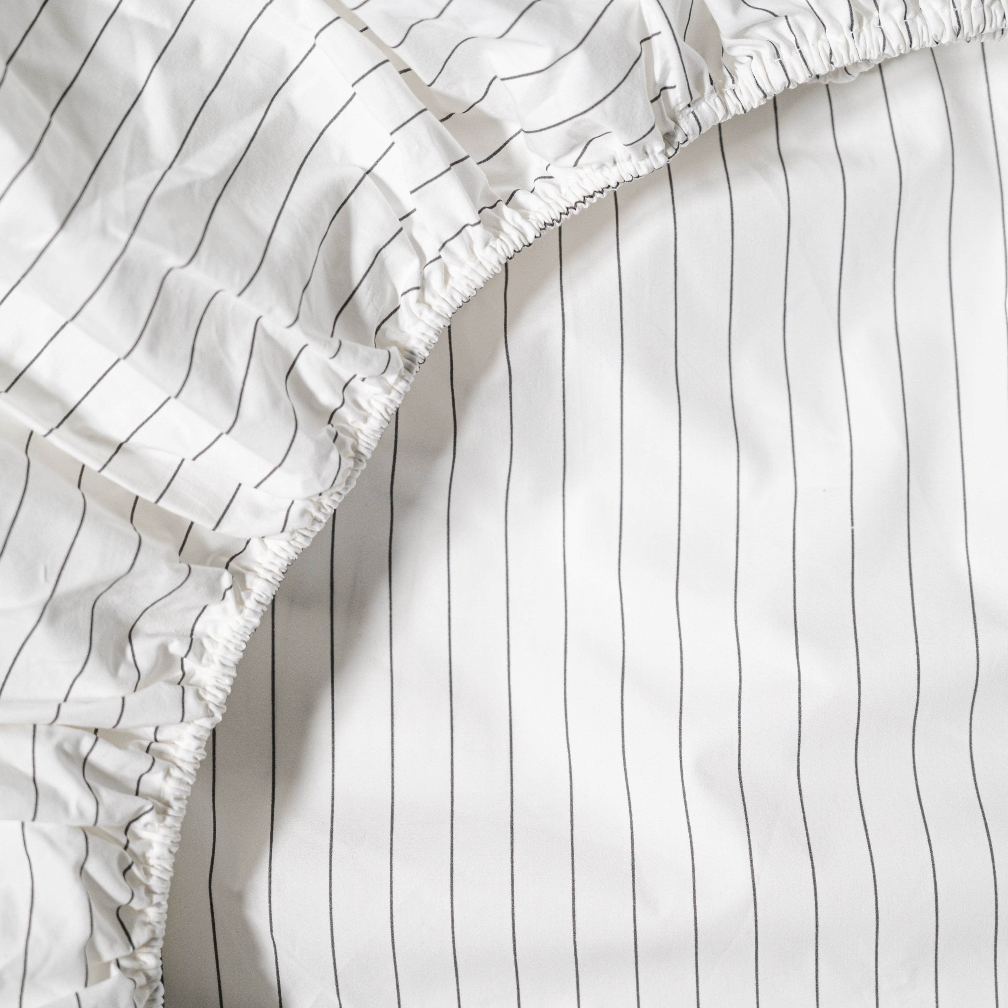 Essential Organic Percale Fitted Sheet for Ultimate Comfort and Sleep Quality - Shopthatapp.ca