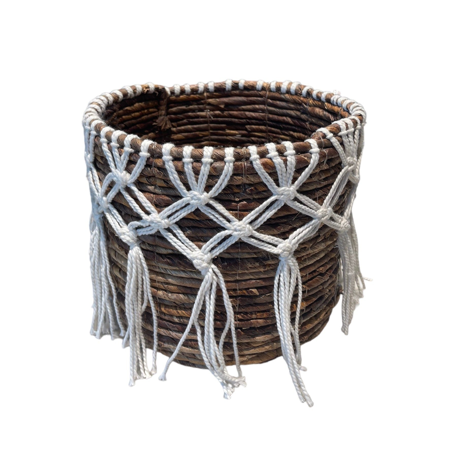 Banana Leaf Macrame Planter Basket with Tassel Accents - Shopthatapp.ca