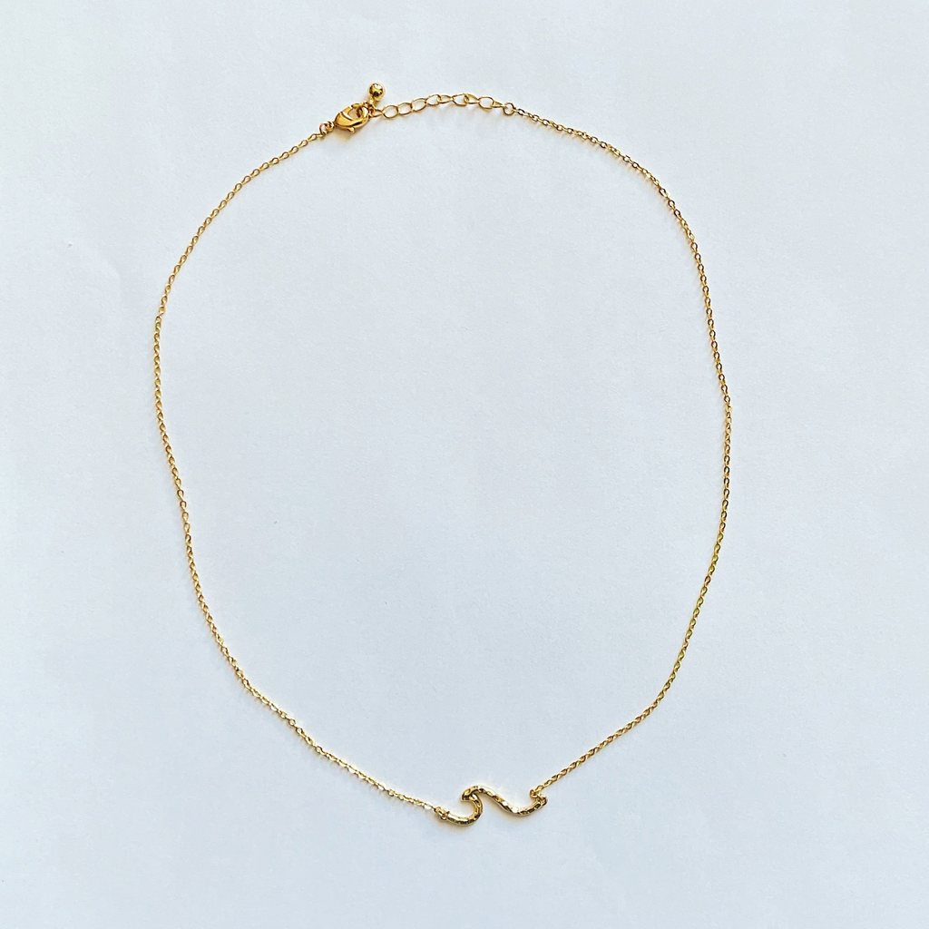Chainlink Necklace Gold Plate with Wave Pendant - Shopthatapp.ca