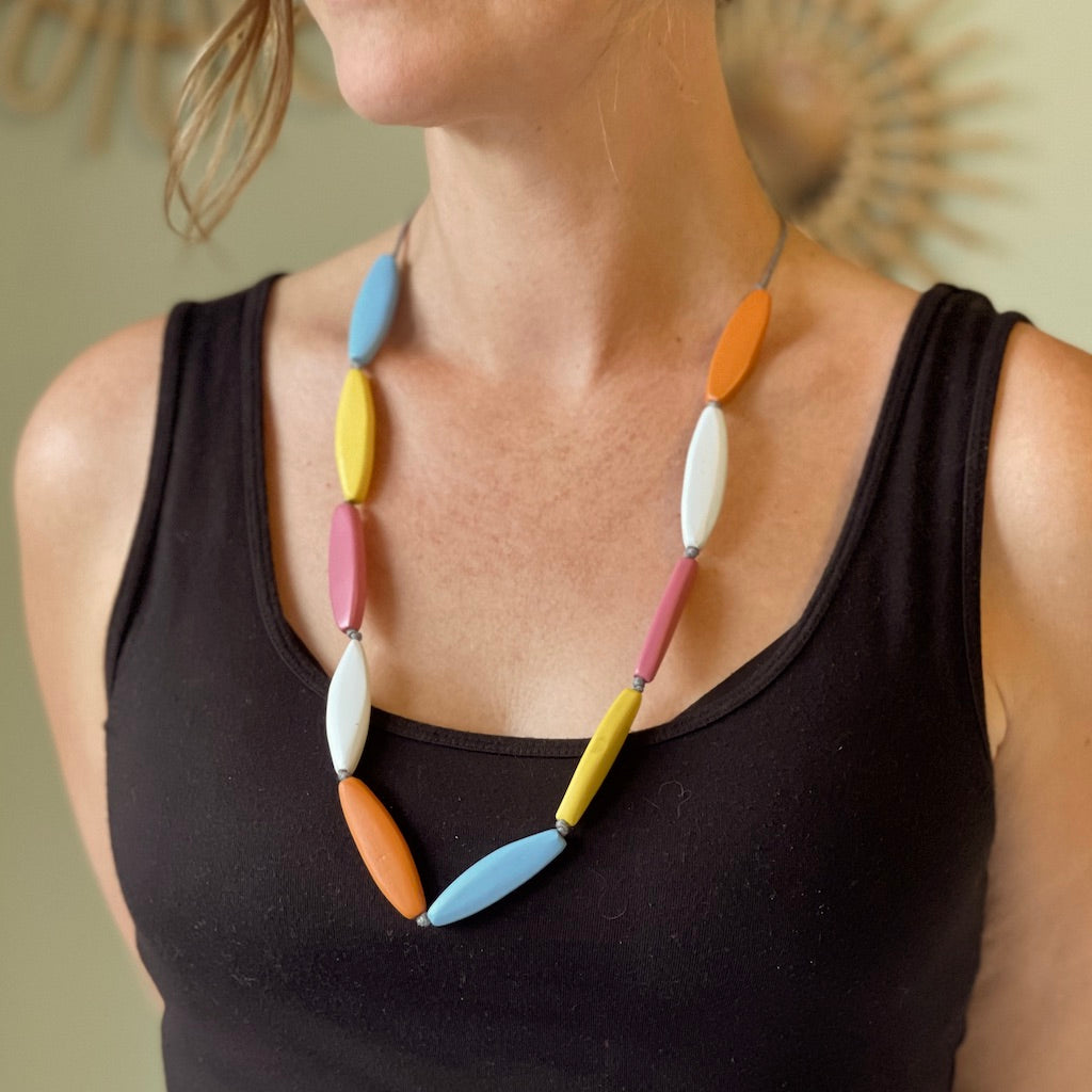 Single Strand Wooden Necklace - Oval Design - Shopthatapp.ca