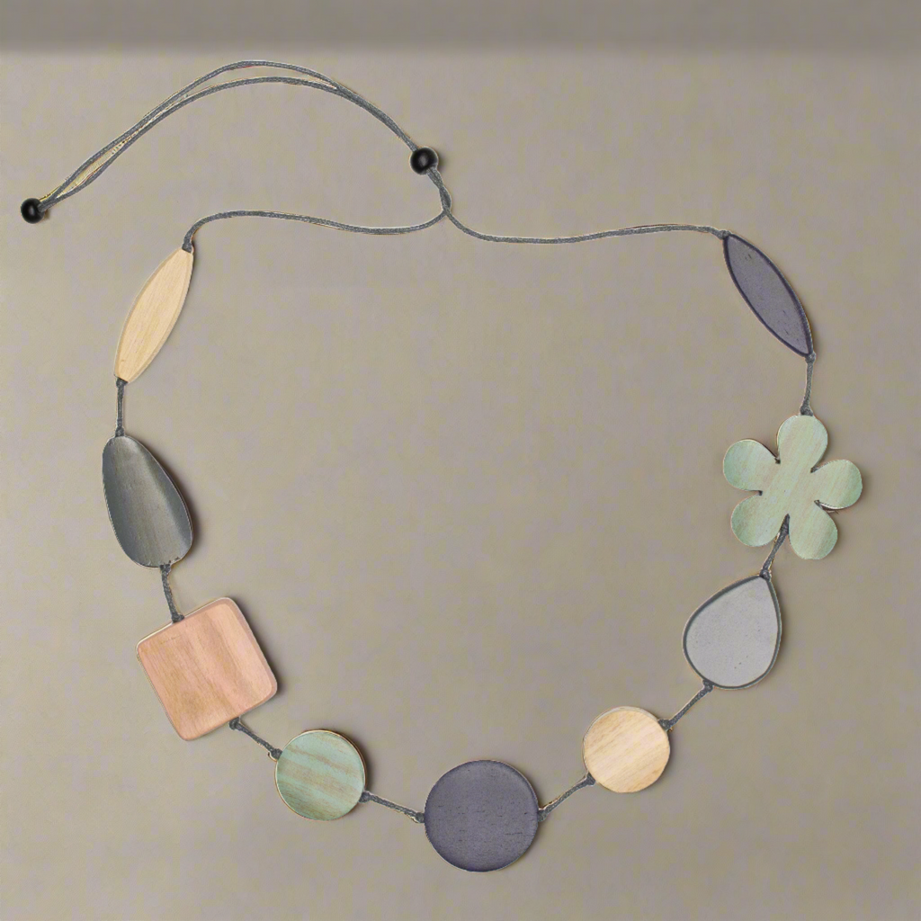 Tinted Wood Flower Necklace with Mixed Shapes and Colors - Shopthatapp.ca