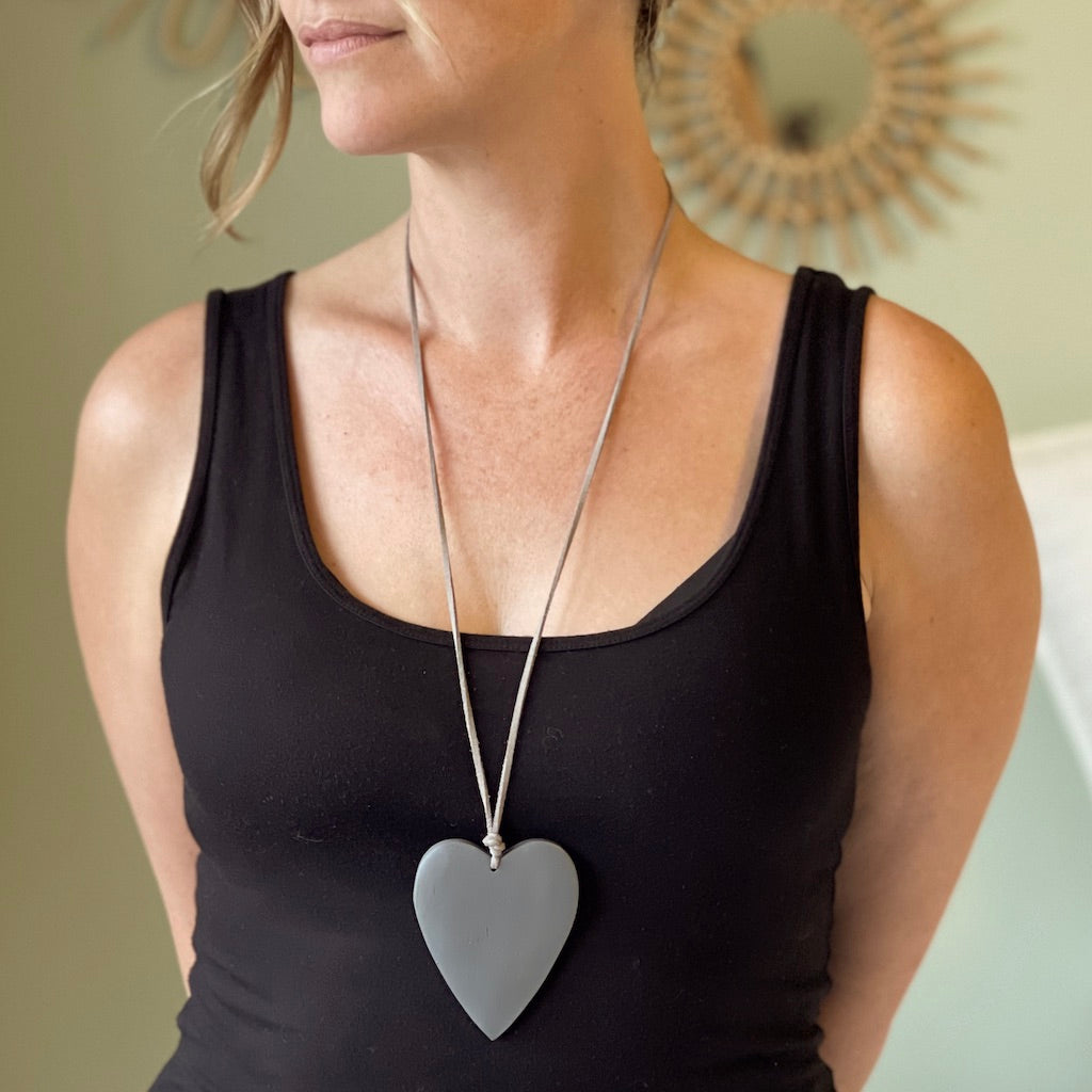 Simple Wooden Heart Necklace - Shopthatapp.ca