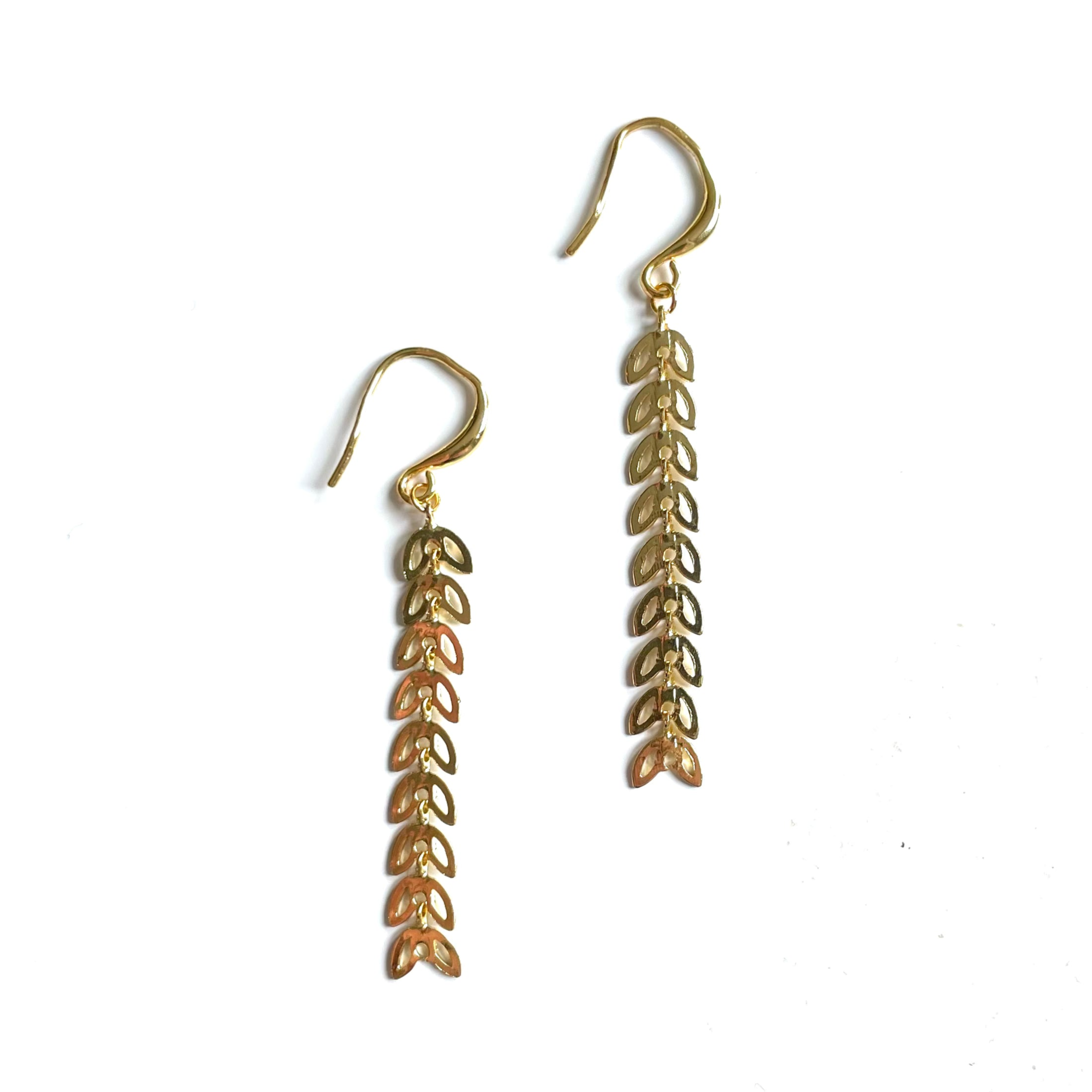 Drop Petal Earrings Gold Plate - Elegant Floral Jewelry - Shopthatapp.ca