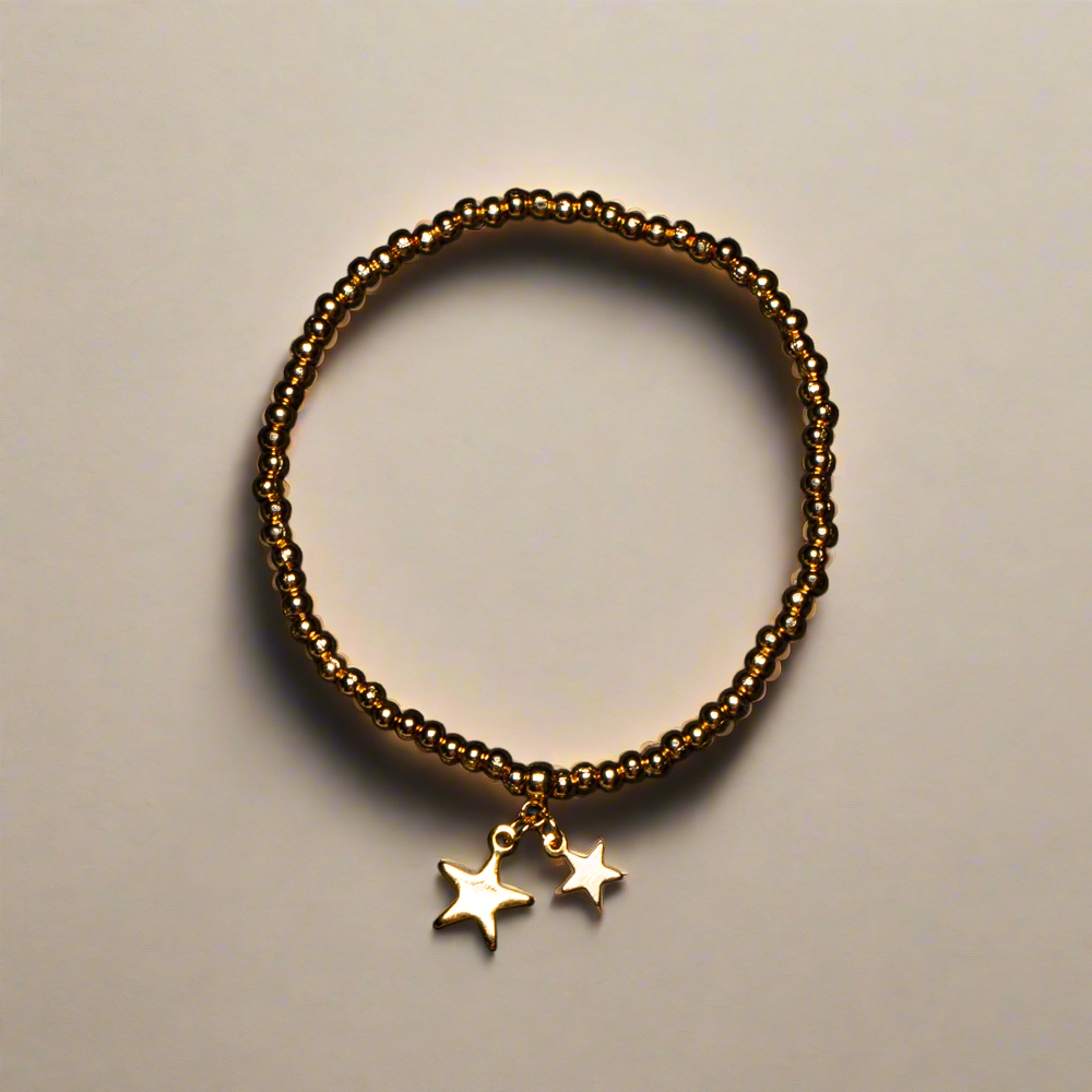 Elasticated Gold Star Charm Bracelet in Gold Plate - Shopthatapp.ca