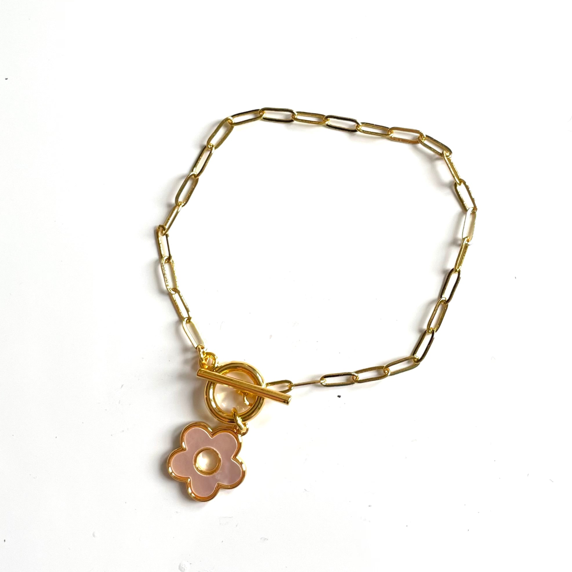 Chainlink Bracelet With Mother Of Pearl Charm - Shopthatapp.ca