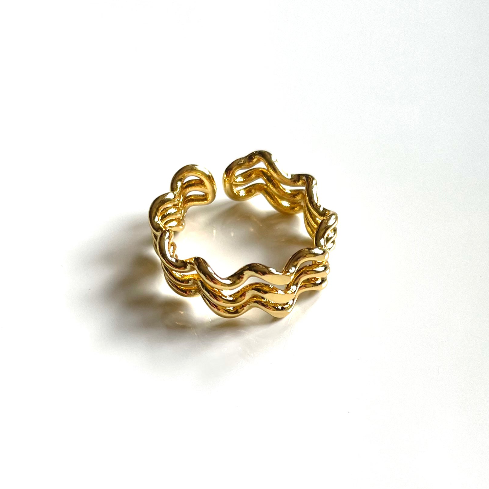 Triple Strand Wave Ring Gold Plate - Elegant Wave Design Jewelry - Shopthatapp.ca