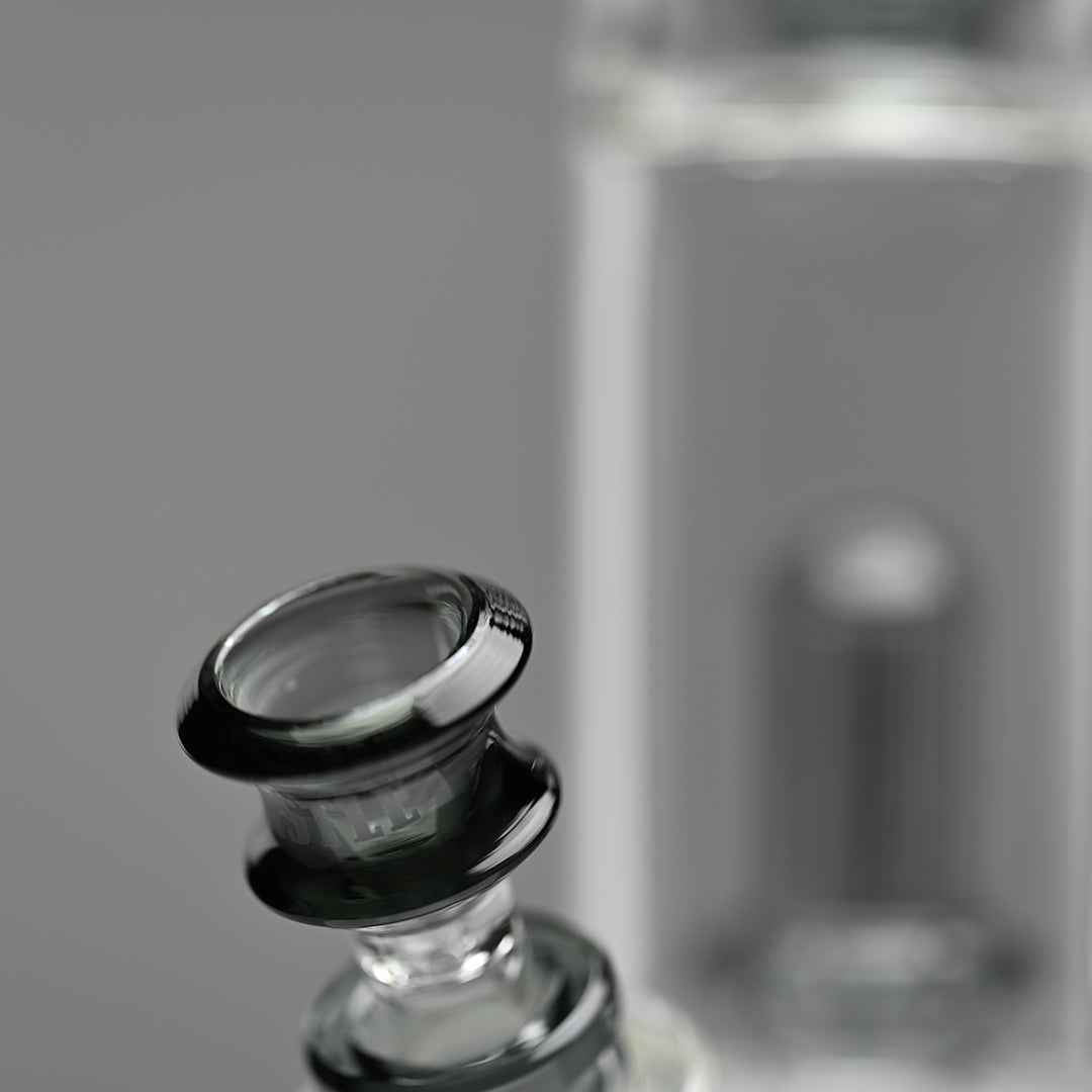 Double Showerhead (18″) Innovative Beaker Bong