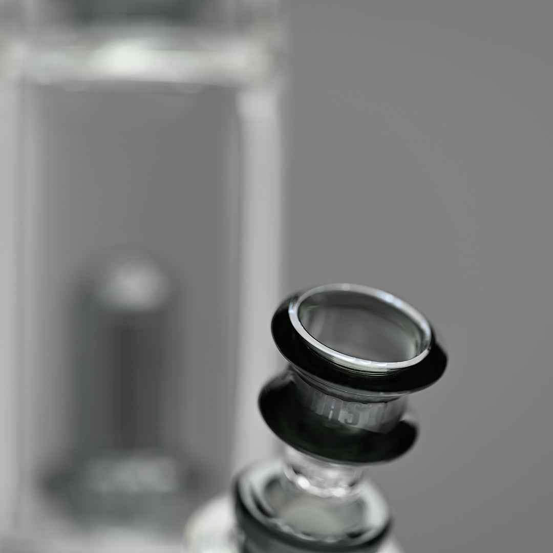 Double Showerhead (18″) Innovative Beaker Bong