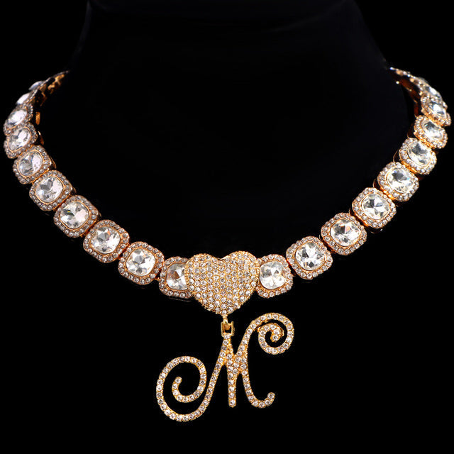 Gold Cursive Letter Pendant Necklace - Elevate Your Elegance - Shopthatapp.ca